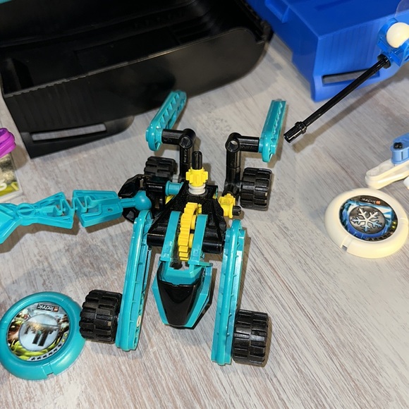 Vintage LEGO Technic Throwbot #8501 Ski, #8502 Turbo and #8507 Electro. - Picture 6 of 7